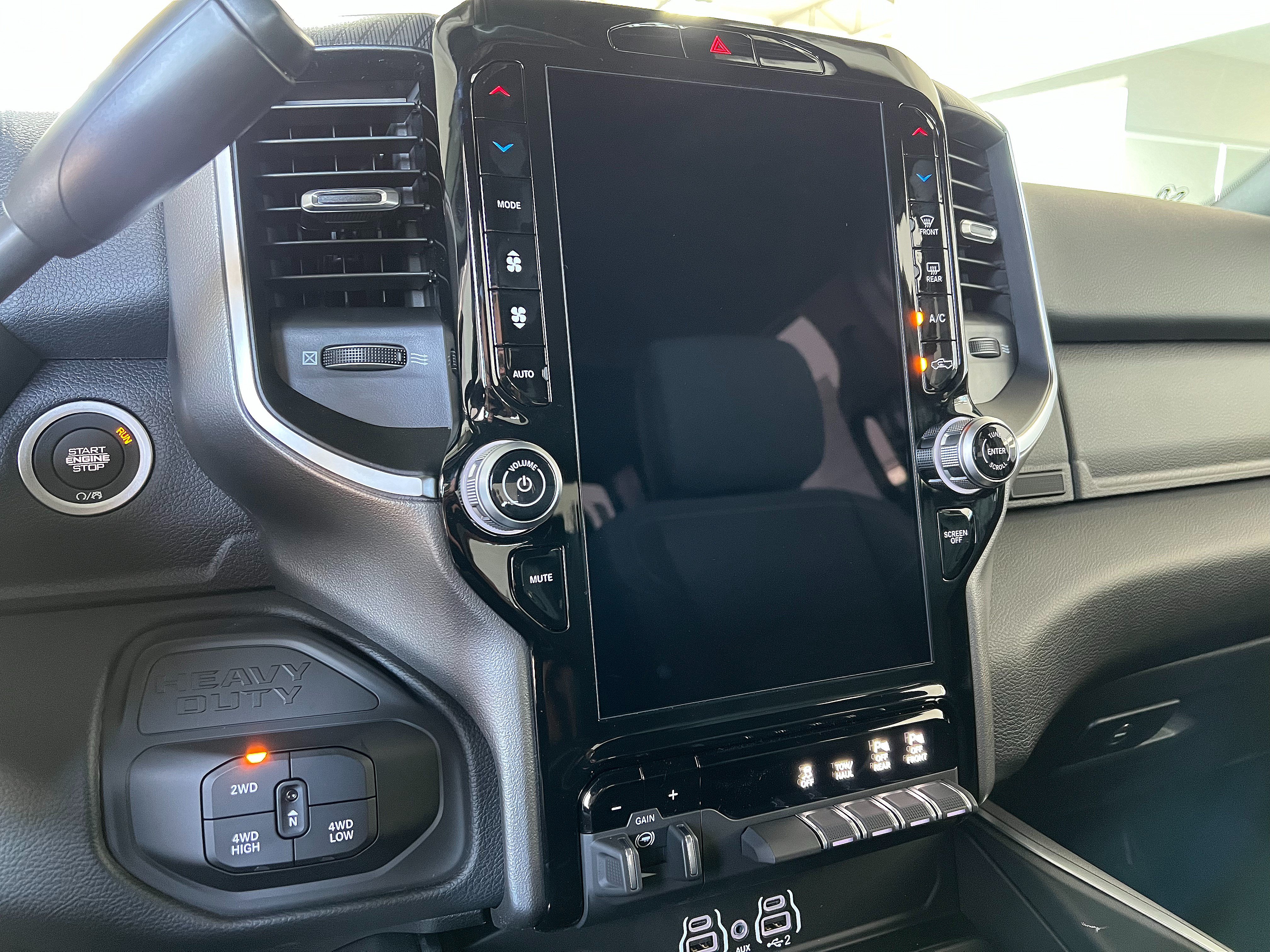 New 2026 RAM 2500 Big Horn AWD/4WD image 13