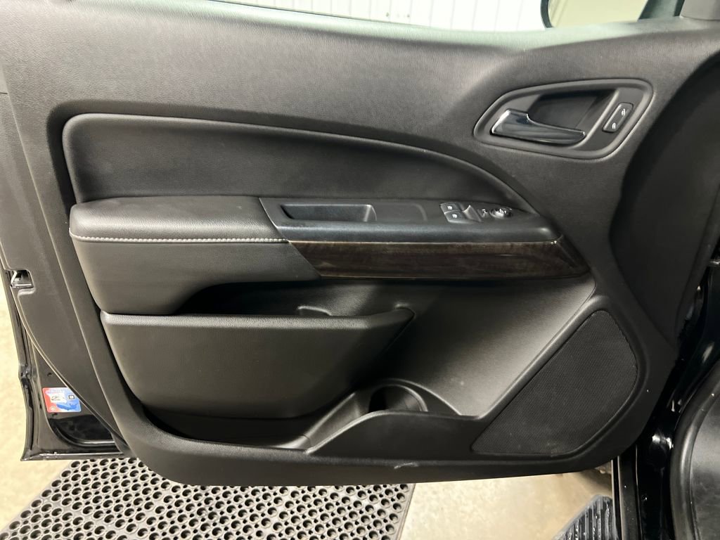 Certified 2017 GMC Canyon SLE w/ SLE Convenience Package image 15