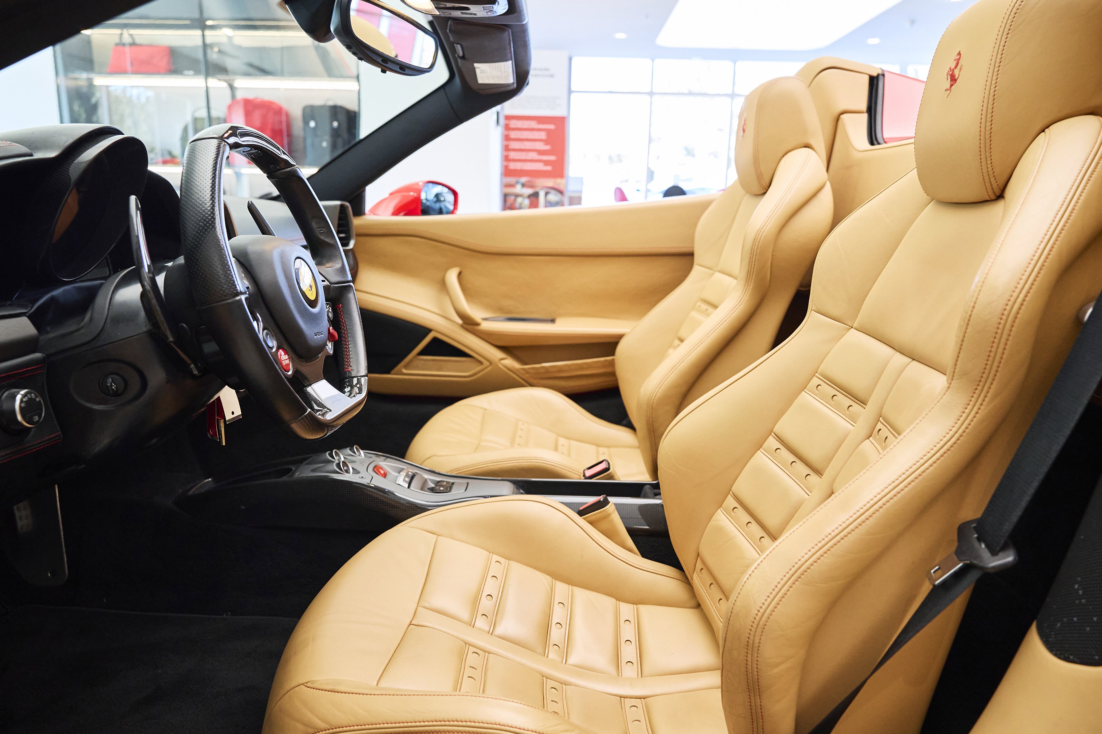 Used 2014 Ferrari 458 Spider image 21