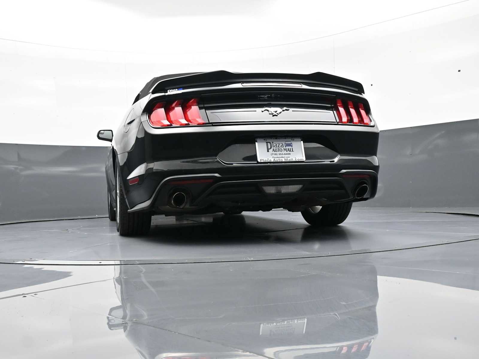 Used 2019 Ford Mustang Convertible RWD image 32