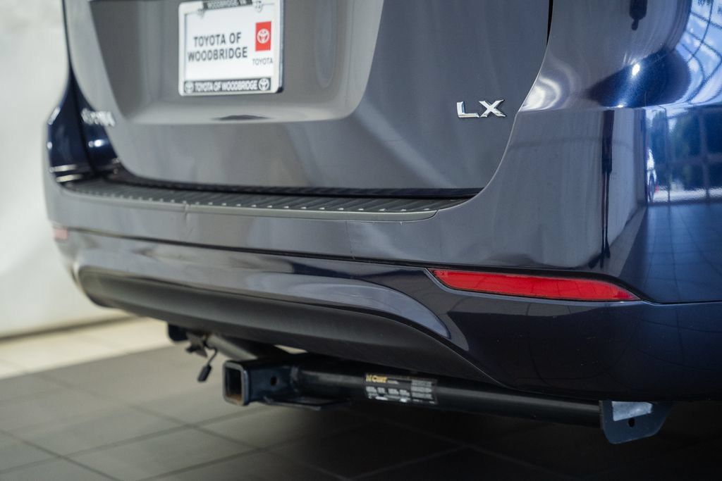 Used 2018 Kia Sedona LX FWD image 8