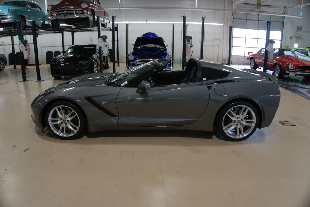 Used 2016 Chevrolet Corvette Stingray Coupe w/ 2LT Preferred Equipment Group video 2