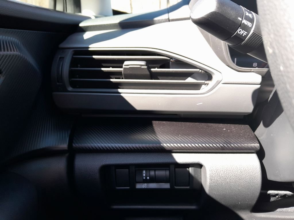 Certified 2025 Subaru Crosstrek 2.0i Premium image 15