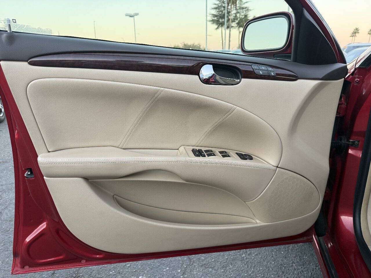 Used 2011 Buick Lucerne CXL w/ Driver Confidence Package FWD image 10