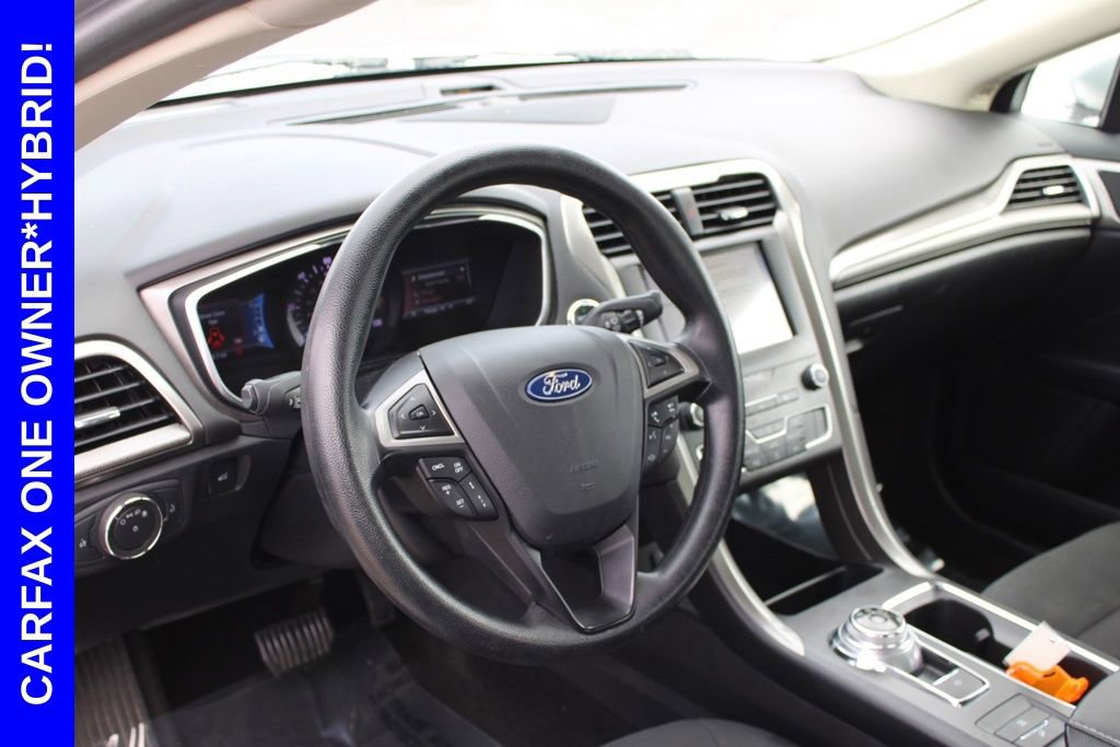 Used 2019 Ford Fusion SE FWD image 18