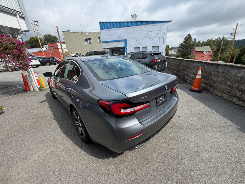 Used 2022 BMW 530i xDrive w/ Convenience Package AWD/4WD image 4