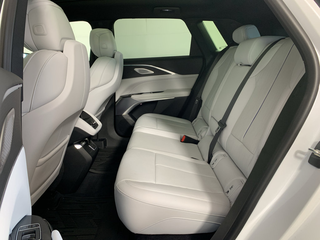Used 2024 Cadillac Lyriq Luxury RWD image 34