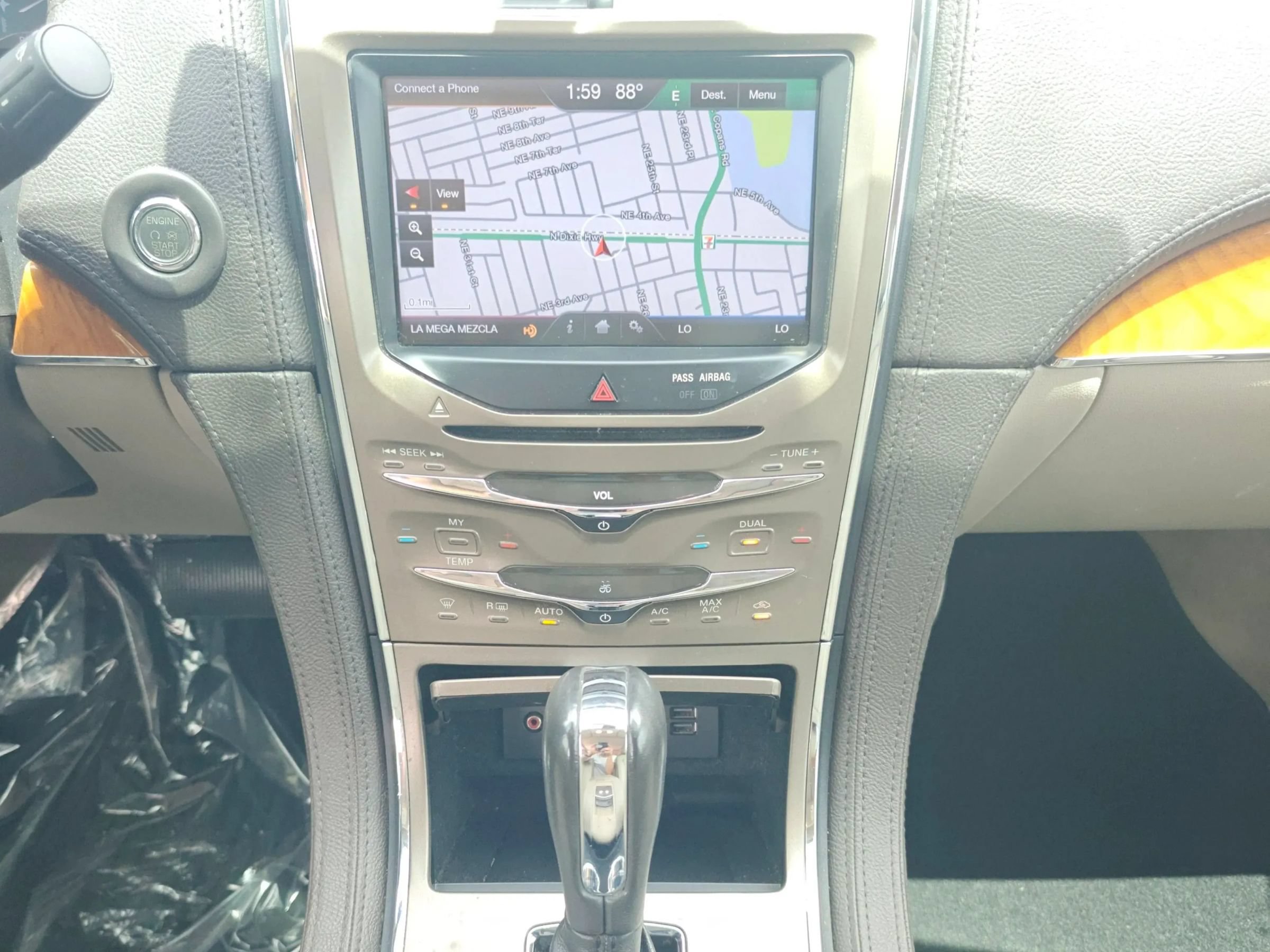 Used 2013 Lincoln MKX FWD image 18