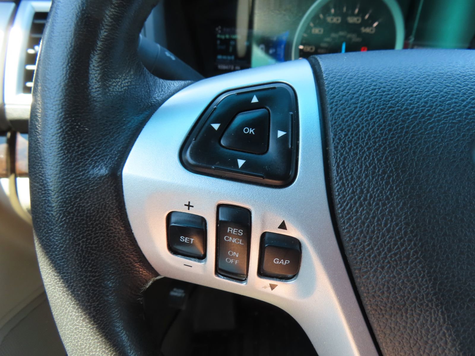 Used 2015 Ford Explorer Limited w/ Equipment Group 302A AWD/4WD image 19