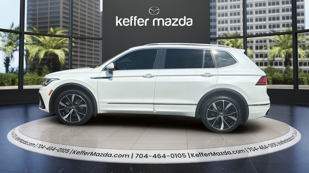 Used 2022 Volkswagen Tiguan SEL R-Line AWD/4WD image 4