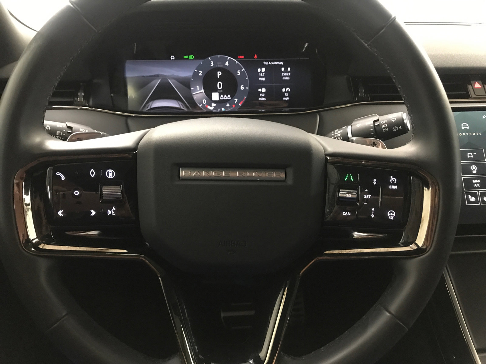 Used 2024 Land Rover Range Rover Evoque Dynamic SE AWD/4WD image 18