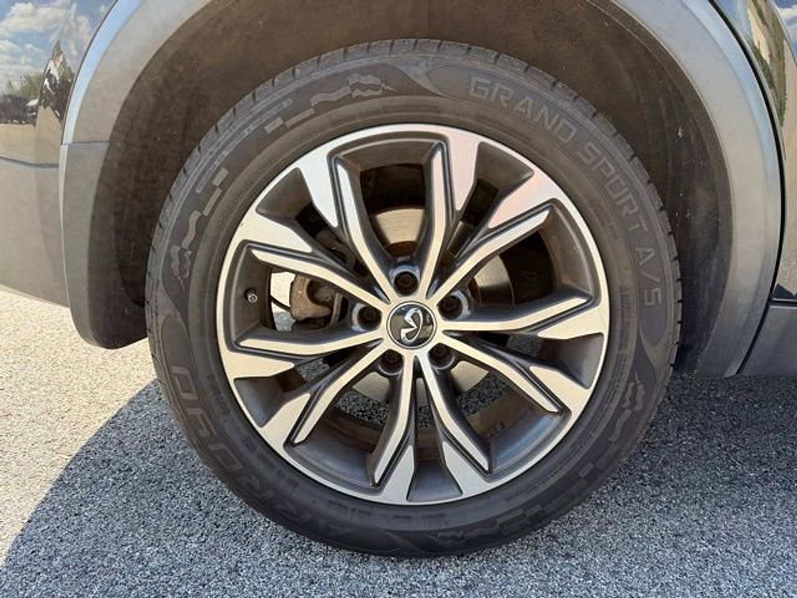 Used 2018 INFINITI QX30 Premium w/ Navigation Package AWD/4WD image 25