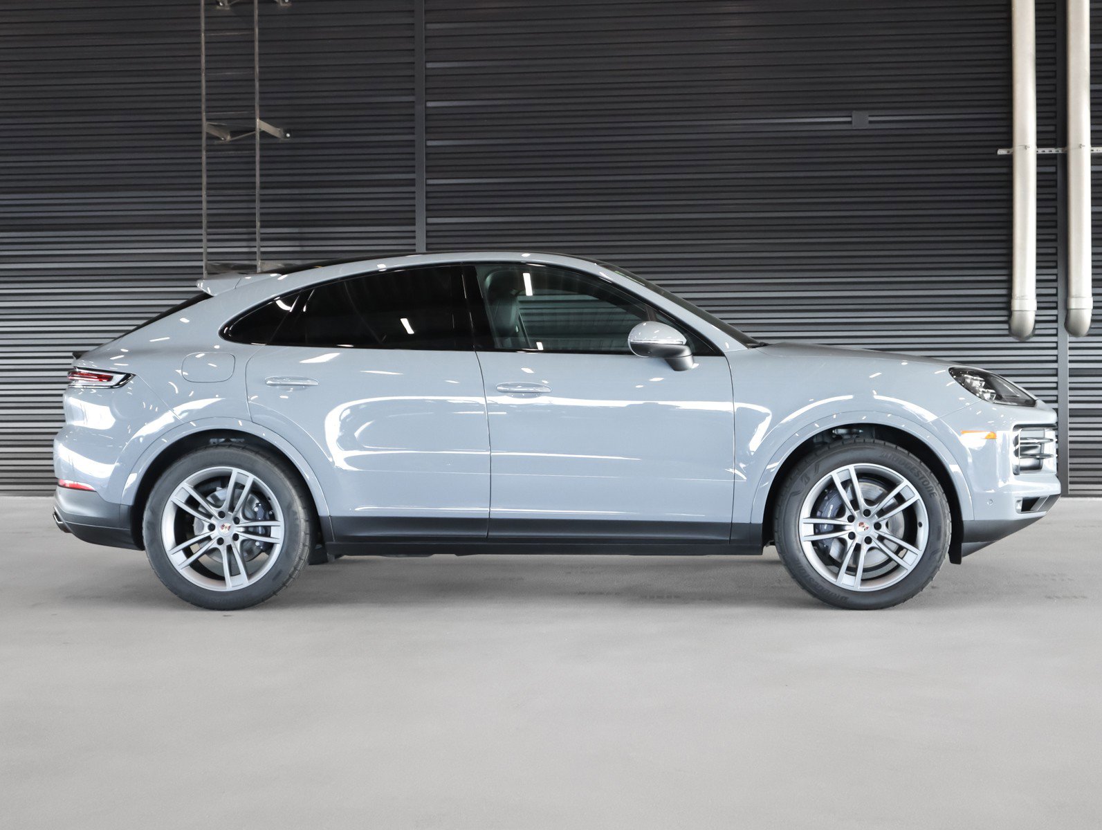 Certified 2025 Porsche Cayenne Coupe image 11