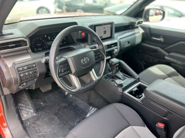Certified 2025 Toyota Tacoma TRD Off-Road AWD/4WD image 18
