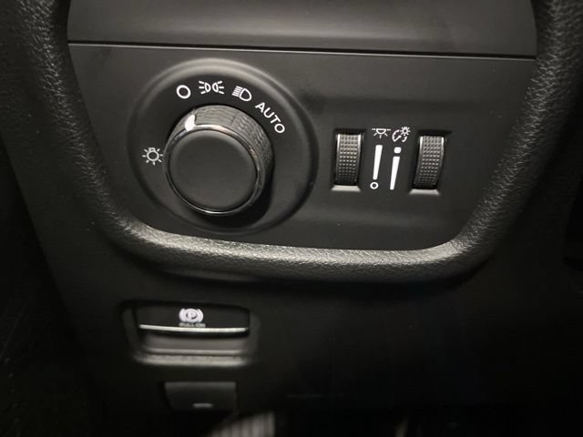 New 2026 Jeep Grand Cherokee Altitude AWD/4WD image 40