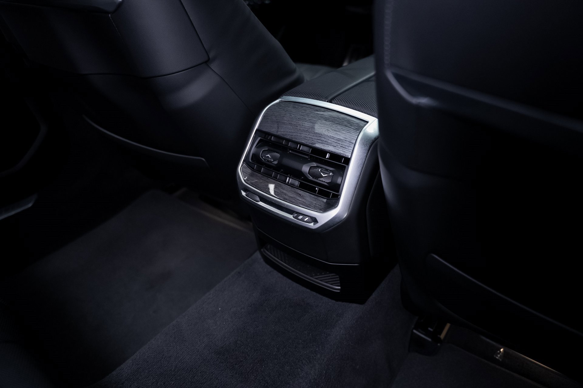 Used 2023 BMW i7 xDrive60 w/ Executive Package 2 image 71