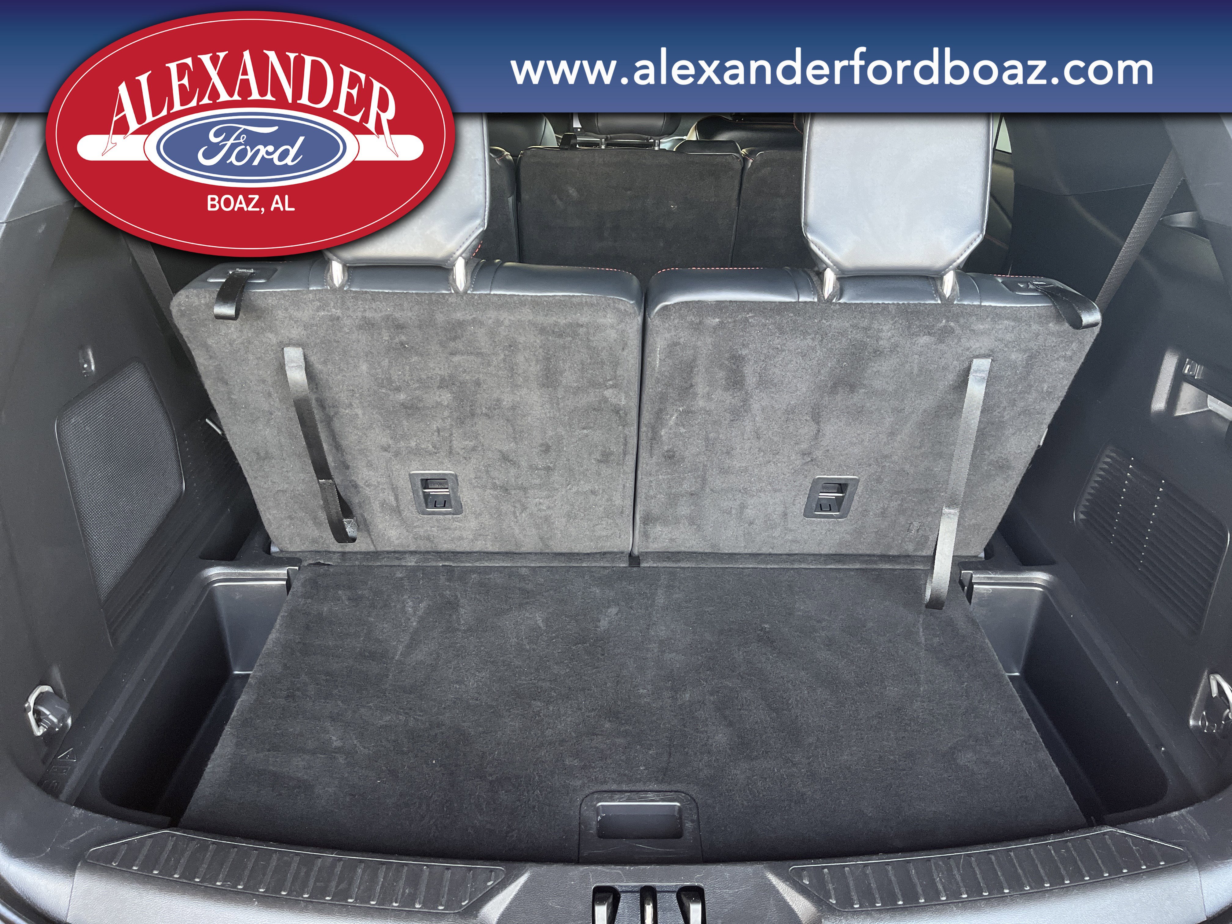 Used 2025 Ford Explorer ST-Line w/ ST-Line Street Pack image 21