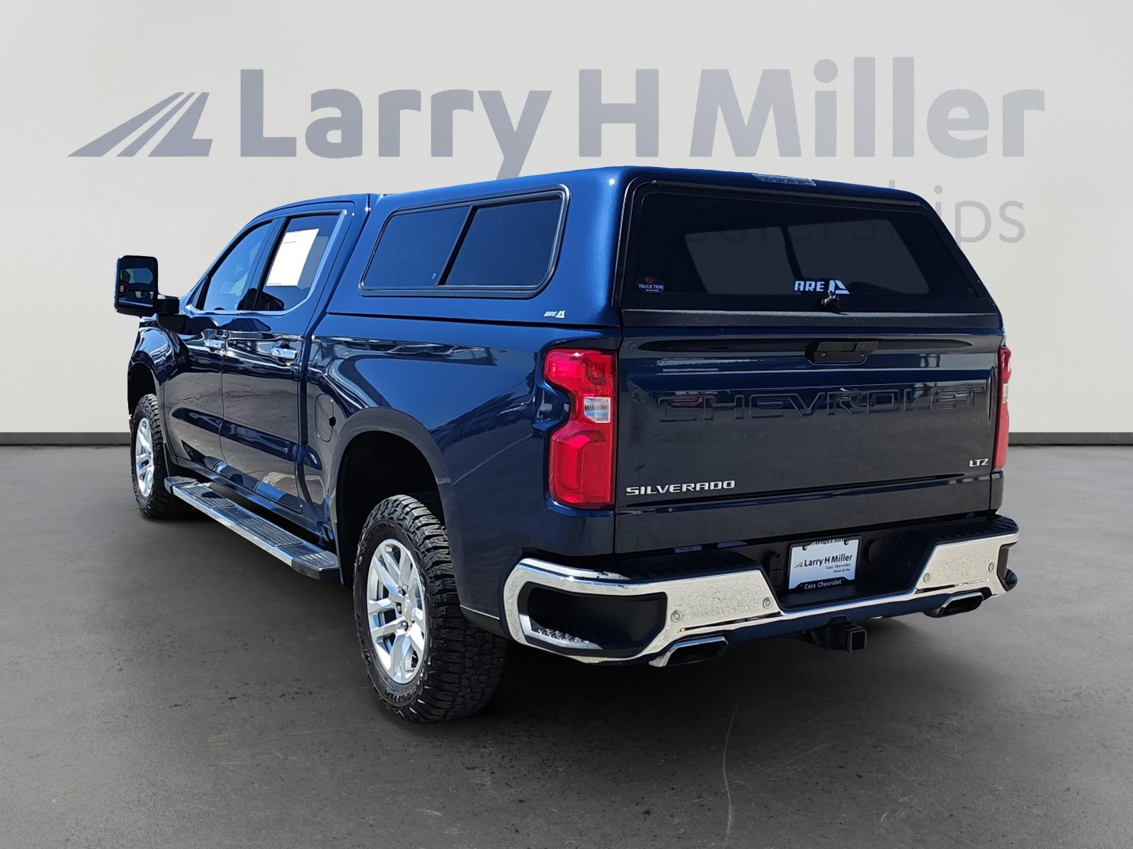Used 2020 Chevrolet Silverado 1500 LTZ w/ LTZ Plus Package AWD/4WD image 3