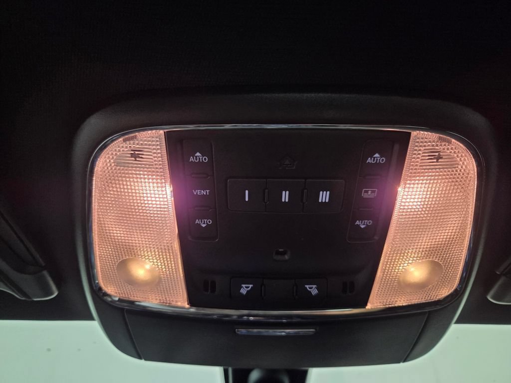Used 2023 Chrysler 300 S RWD image 13
