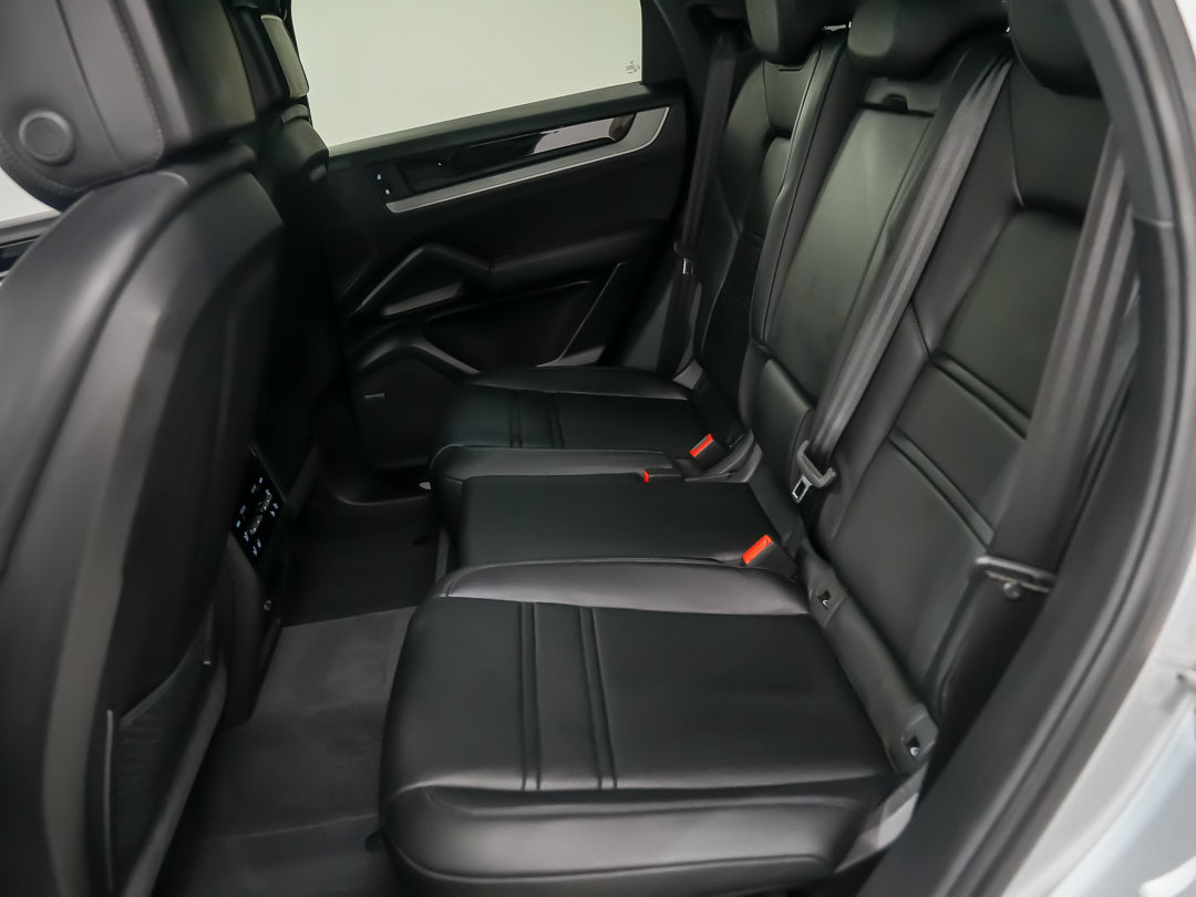 Certified 2026 Porsche Cayenne S AWD/4WD image 17