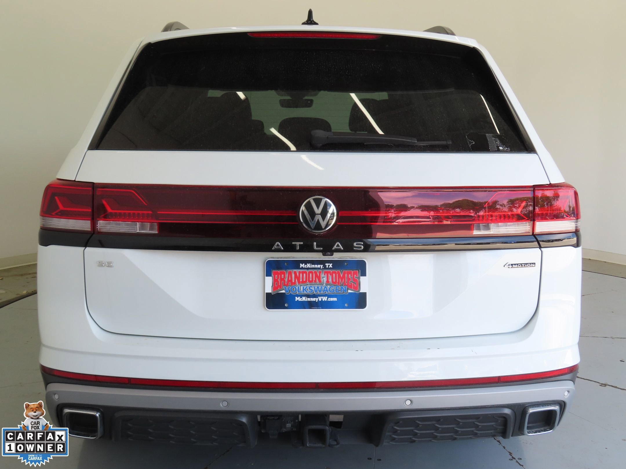 Used 2024 Volkswagen Atlas Peak Edition SE AWD/4WD image 4
