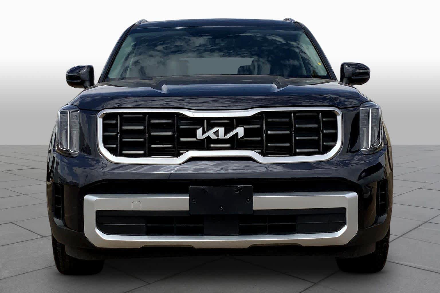 Used 2025 Kia Telluride S image 3