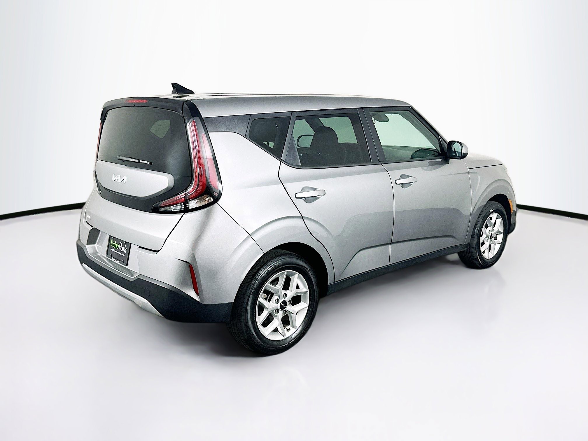 Used 2025 Kia Soul LX w/ LX Technology Package image 9