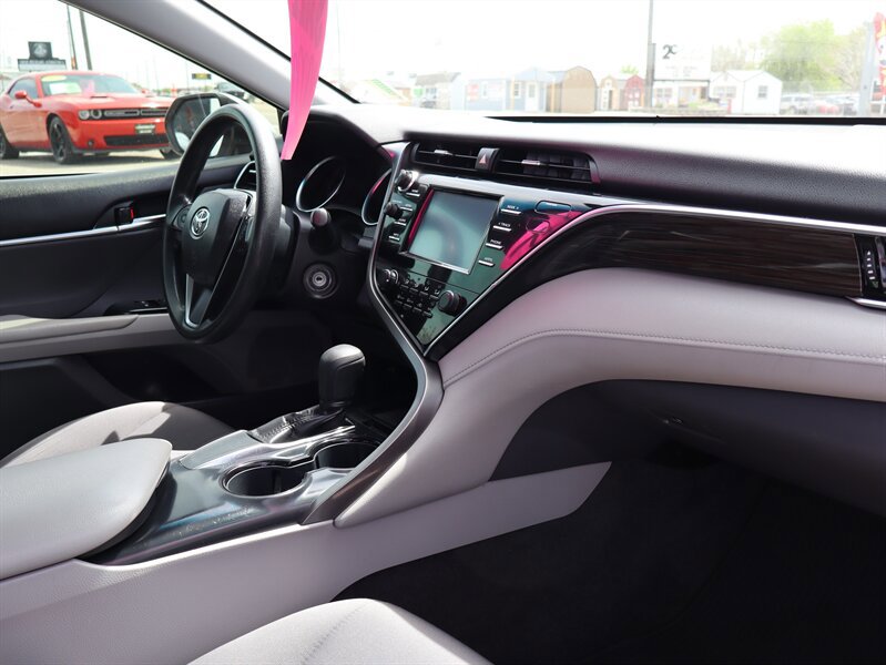 Used 2018 Toyota Camry LE w/ Protection Package (Q2) FWD image 3