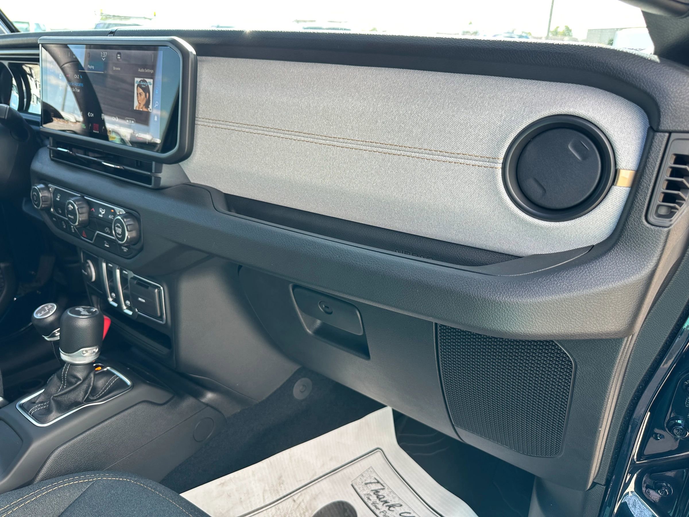 Used 2025 Jeep Wrangler Sport image 29