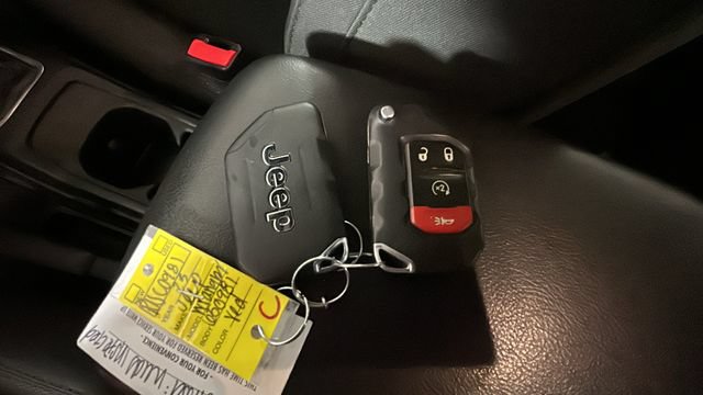 Used 2023 Jeep Wrangler Unlimited w/ Cold Weather Group AWD/4WD image 19