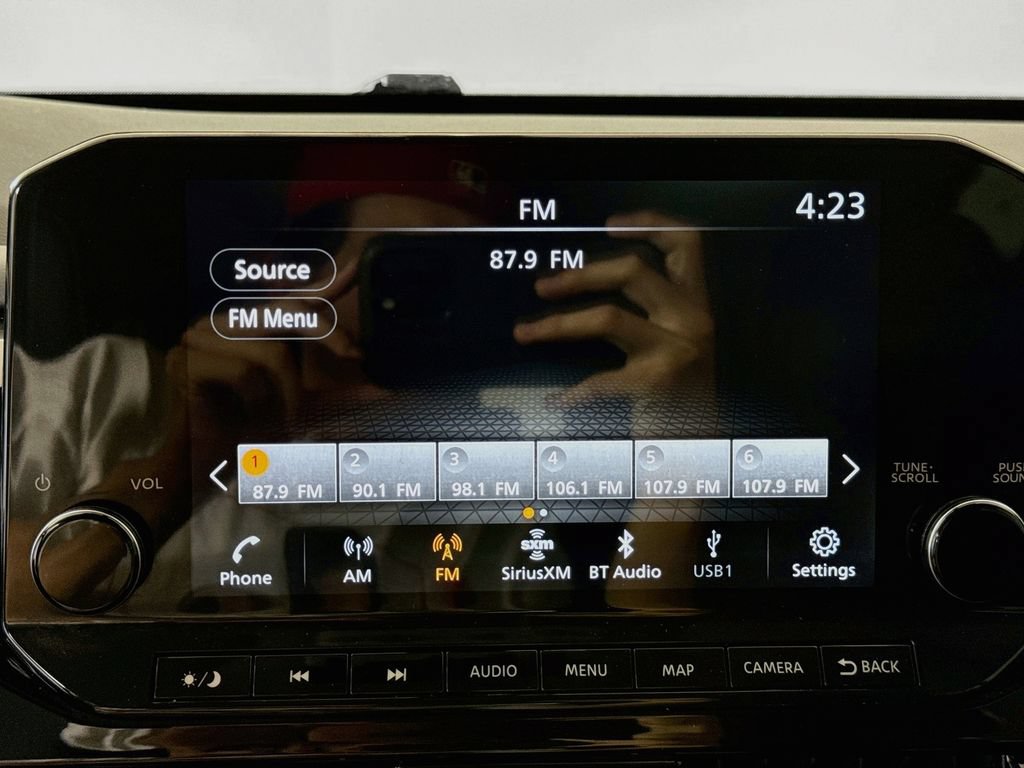 Used 2023 Nissan Pathfinder SL w/ Lighting Package (N92) AWD/4WD image 14