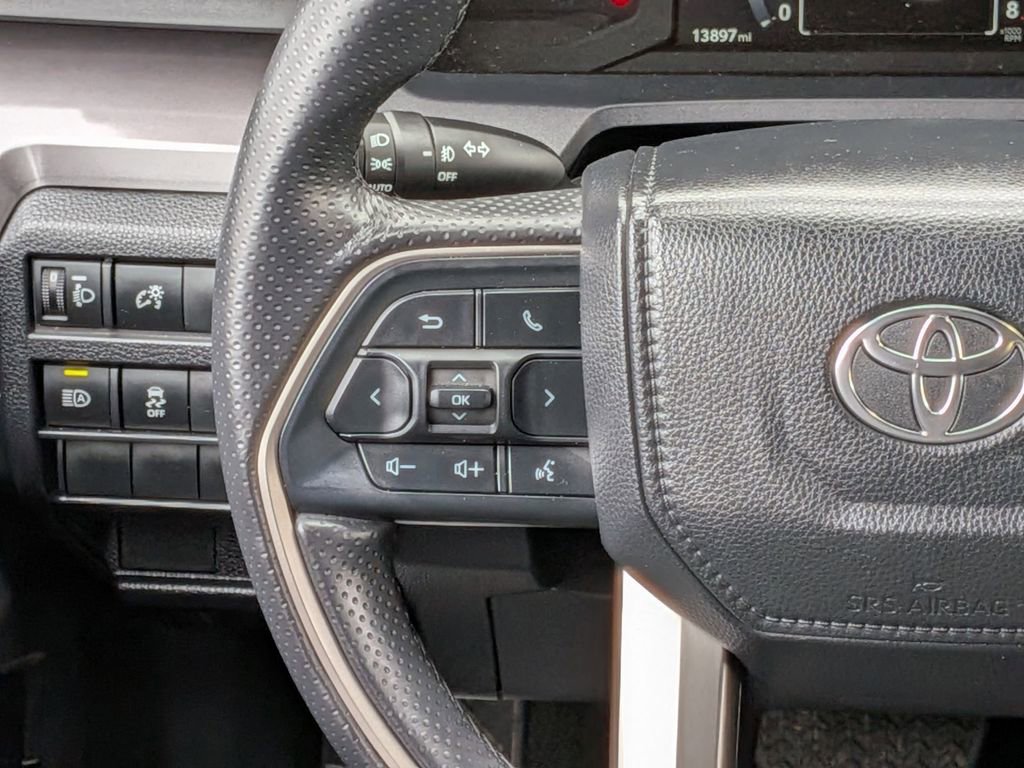 Used 2025 Toyota 4Runner SR5 image 23