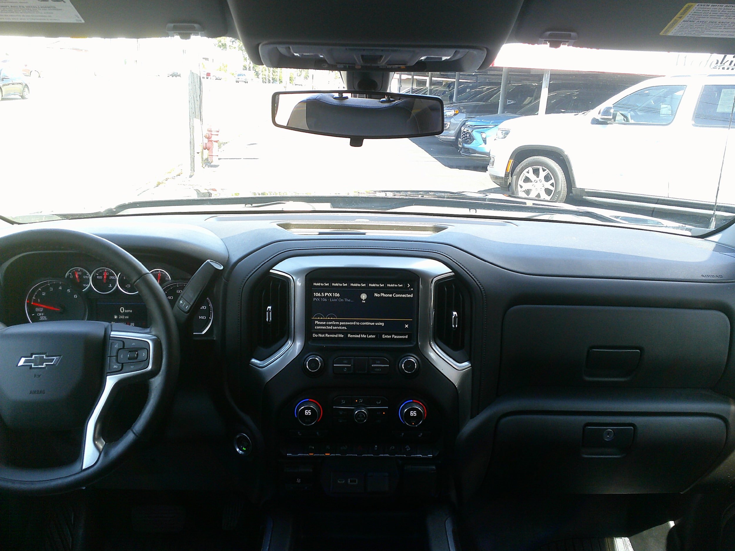 Used 2021 Chevrolet Silverado 1500 LT Trail Boss w/ LT Trail Boss Premium Package AWD/4WD image 17
