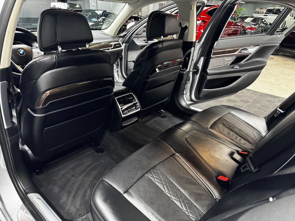 Used 2020 BMW 740i image 45