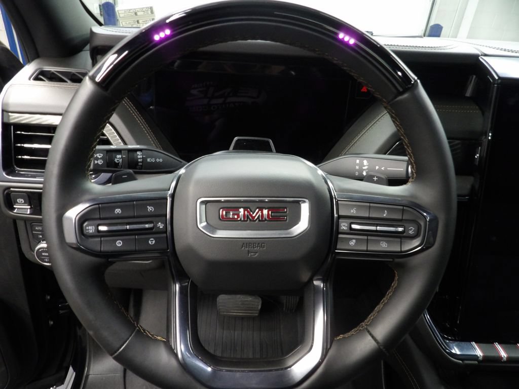 Used 2025 GMC Yukon XL AT4 AWD/4WD image 47