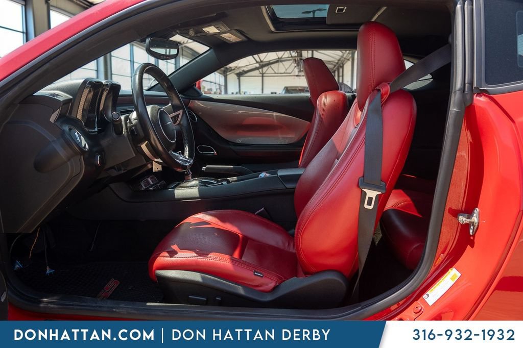 Used 2010 Chevrolet Camaro SS w/ White Stripe Package RWD image 4