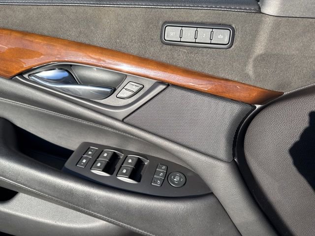 Used 2019 Cadillac Escalade Premium Luxury image 11