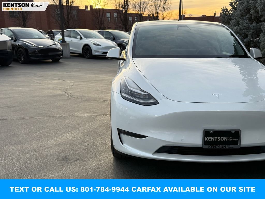 Used 2022 Tesla Model Y Long Range image 12