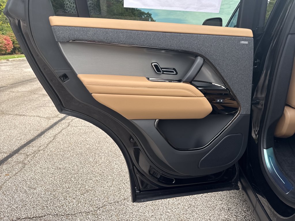 New 2027 Land Rover Range Rover Sport SE AWD/4WD image 12