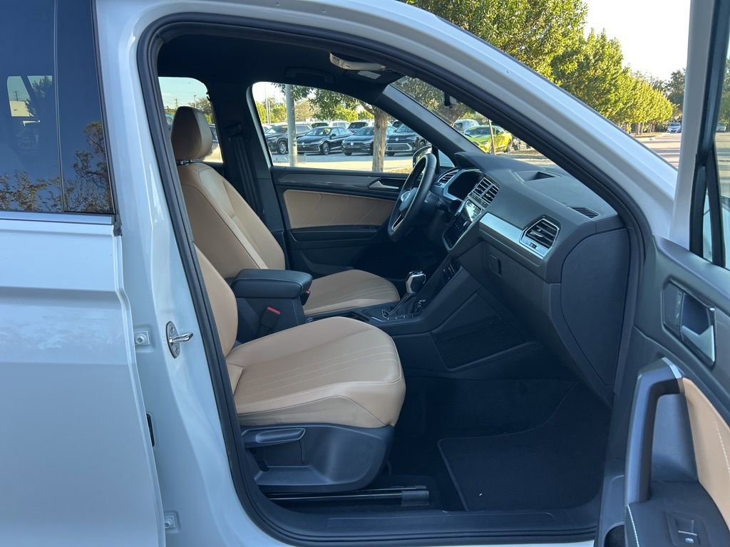 Used 2024 Volkswagen Tiguan SE image 42