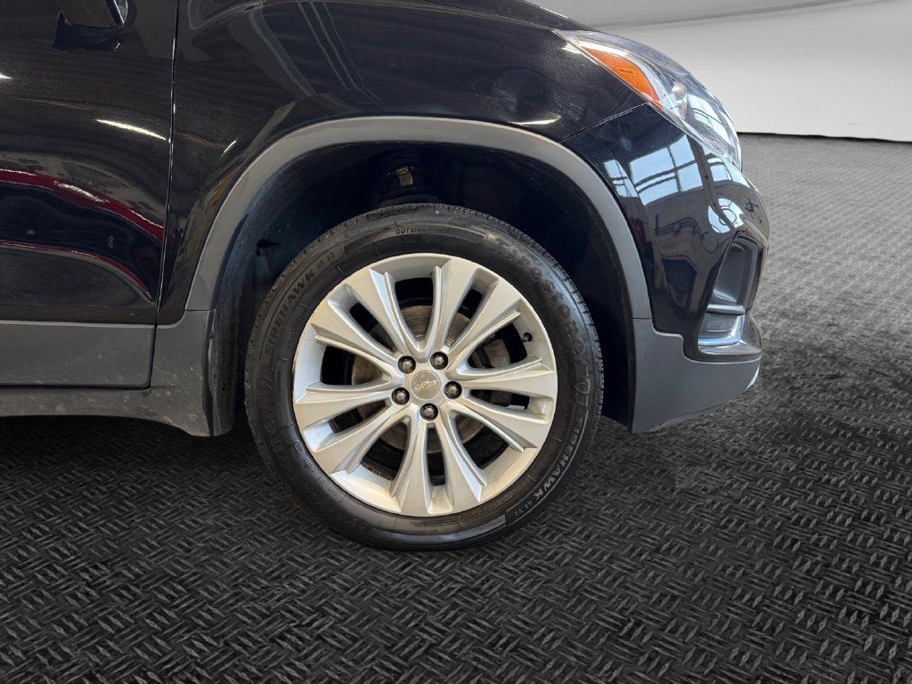 Used 2019 Chevrolet Trax Premier AWD/4WD image 11