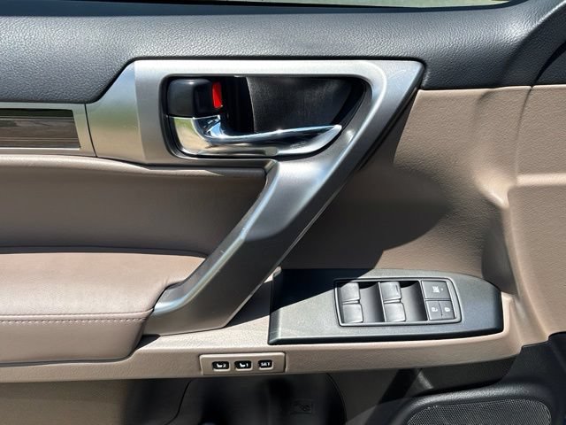 Used 2023 Lexus GX 460 Premium w/ Accessory Package AWD/4WD image 15