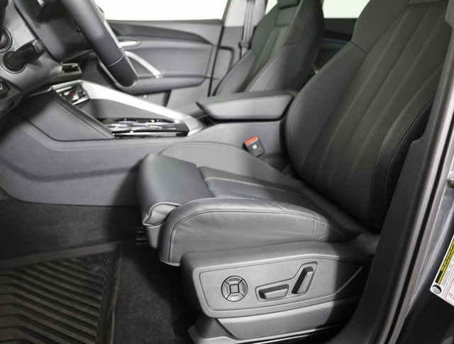 Used 2025 Audi Q5 Premium Plus image 12