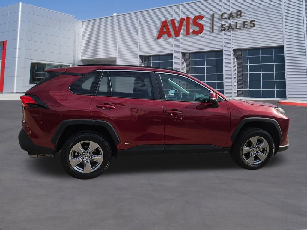Used 2025 Toyota RAV4 XLE image 7