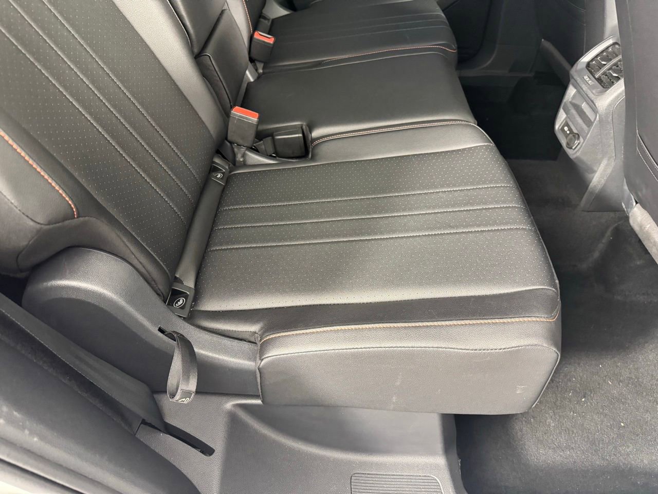 Used 2024 Volkswagen Tiguan Wolfsburg Edition image 29