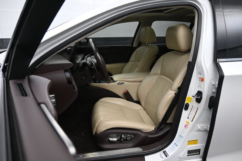 Used 2019 Lexus LS 500 AWD w/ Interior Upgrade Package image 21