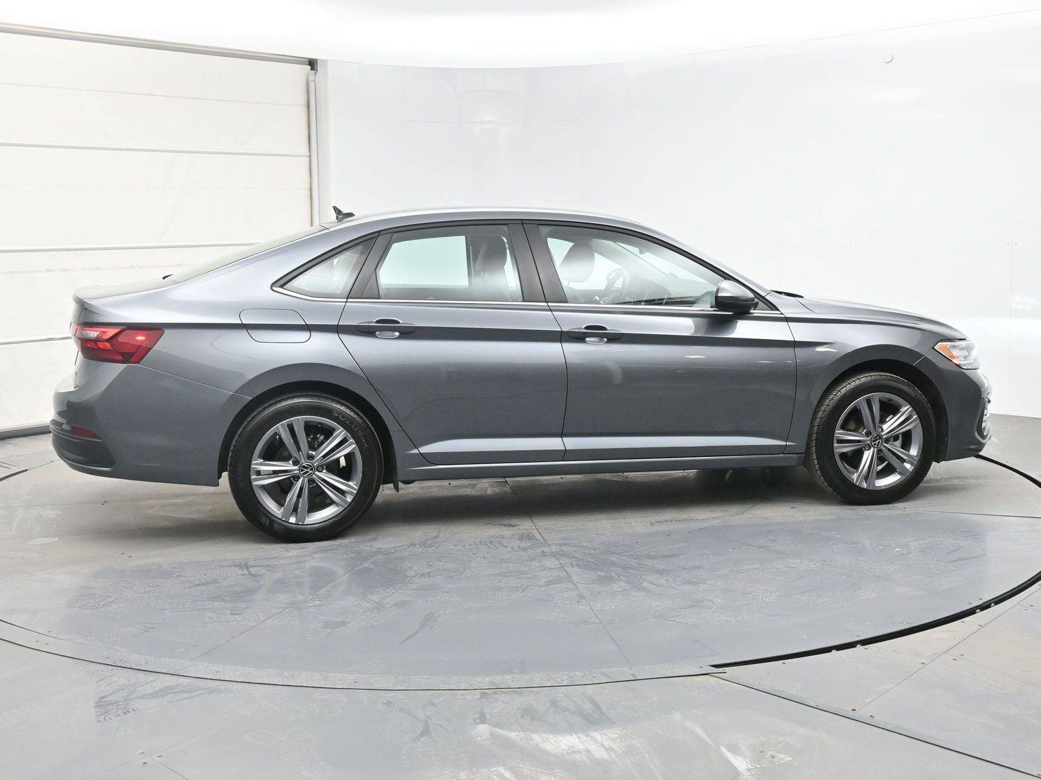 Certified 2023 Volkswagen Jetta SE image 21