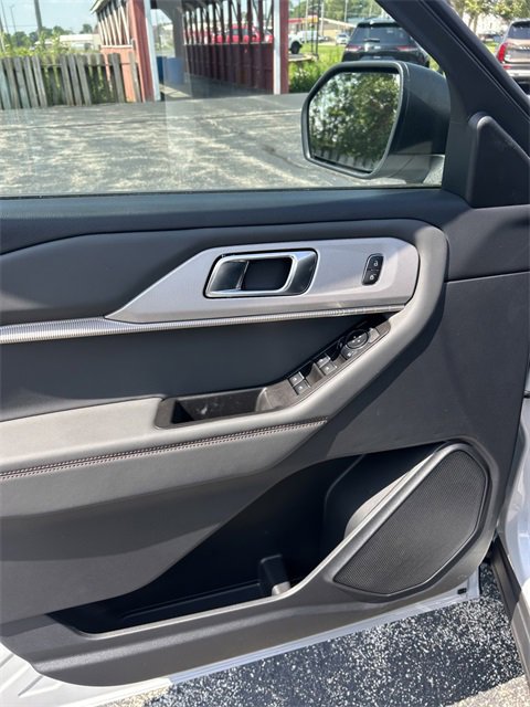 New 2025 Ford Explorer Active w/ Active Comfort Package image 9