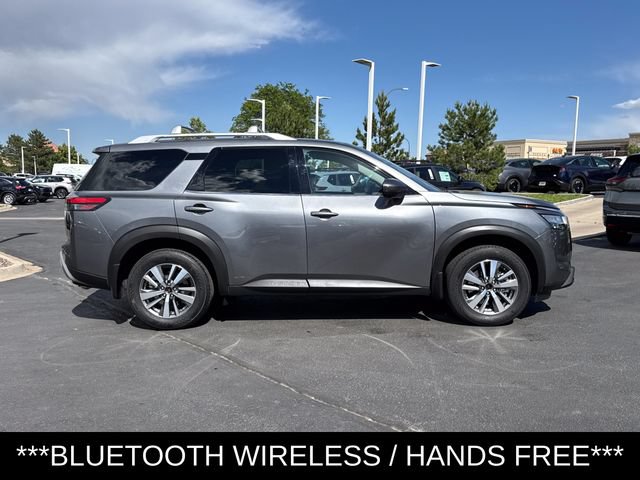 Used 2023 Nissan Pathfinder SL w/ Black Appearance Package AWD/4WD image 3