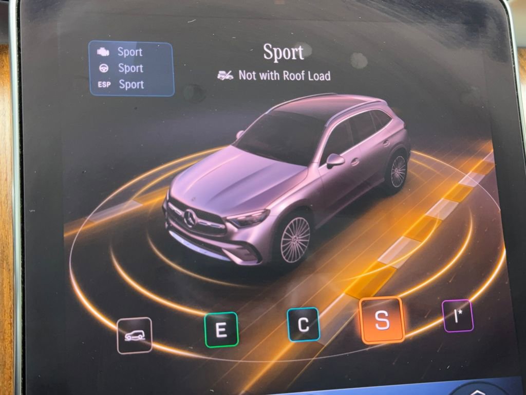 Used 2024 Mercedes-Benz GLC 300 4MATIC image 28